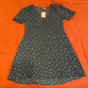 NWT H&M Teal and Navy Blue Ditsy Floral Button Front Creped Mini Dress